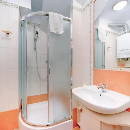 Apartment Klimatyczne Sun Seasons 24 W Szklarskiej Porebie By Renters Szklarska Poreba
